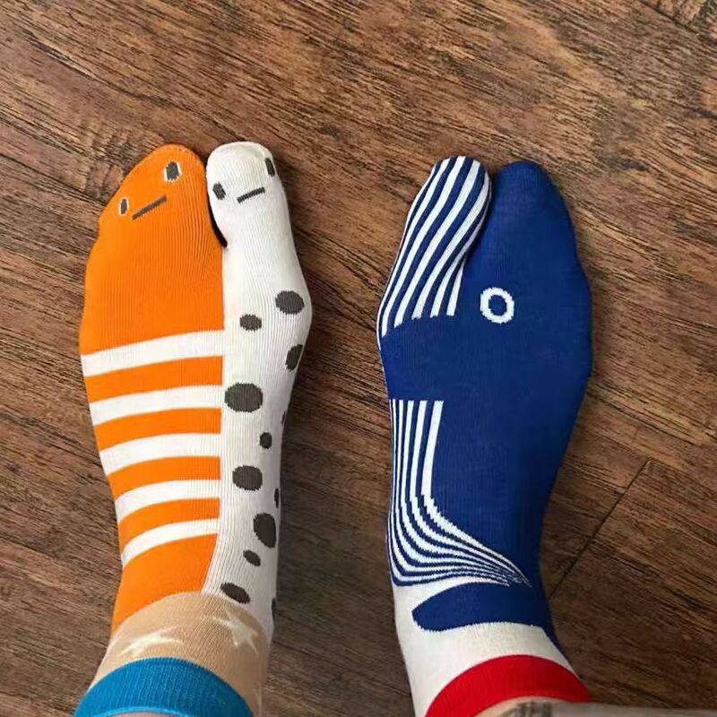 Women's Cute and Quirky Split-Toe Mid-Calf Socks with Abstract Ugly-Cute Flower Eel Aquarium Design, Couple Socks, Best Friend Personalized Trendy Socks