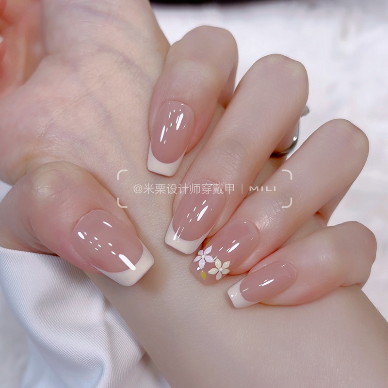 Little White Flower】Wearable Nails 2026 New Popular Style Simple Nail Art Spring and Summer White French Hand-Painted Medium and Short Styles Little White Flower】Wearable Nails 2026 New Popular Style Simple Nail Art Spring and Summer White French Hand-Painted Medium and Short Styles