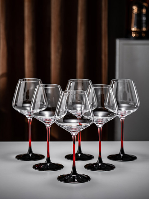 Luxurious High-End Crystal Wine Glasses and Decanter Set for Home Use, Burgundy Wine Glasses with a High Aesthetic Value