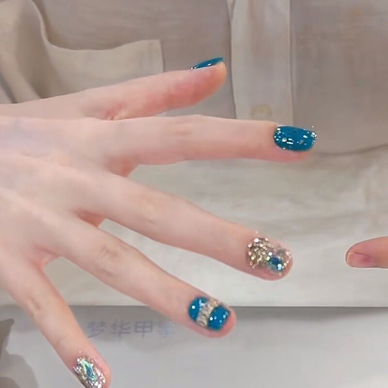 【Peacock Blue Diamond】Handmade Wearable Nails, Bright Blue, Elegant and Sparkling Manicure, Daily Removable Short Style Stickers