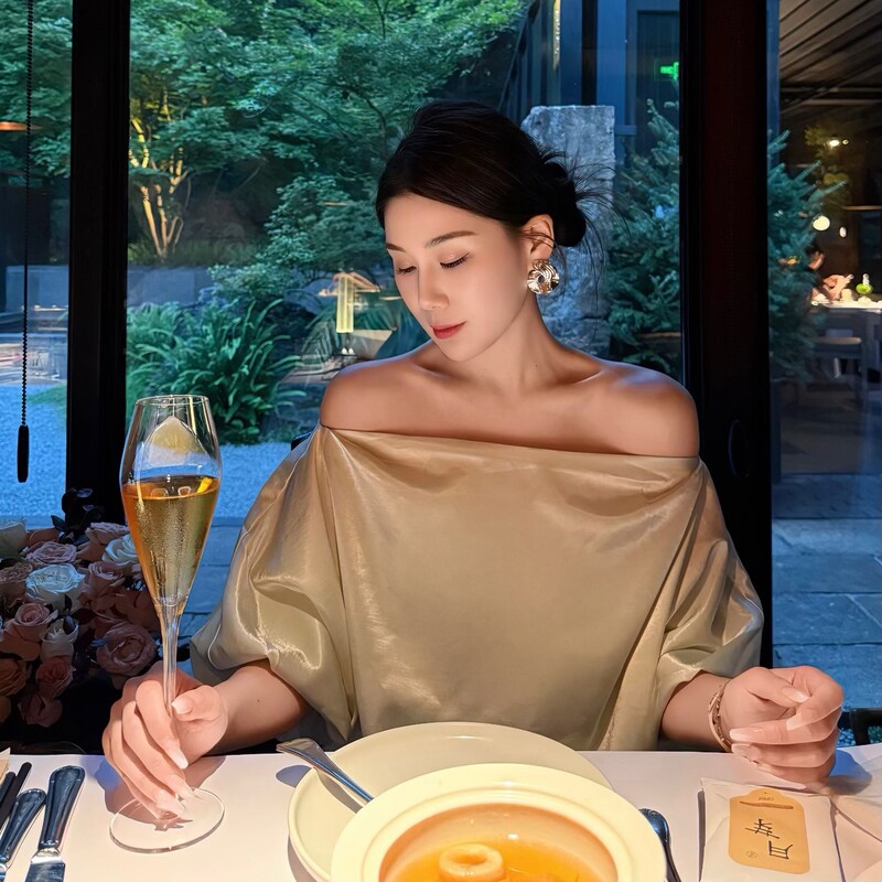 【100% Mulberry Silk Half-Sleeve Dress】
