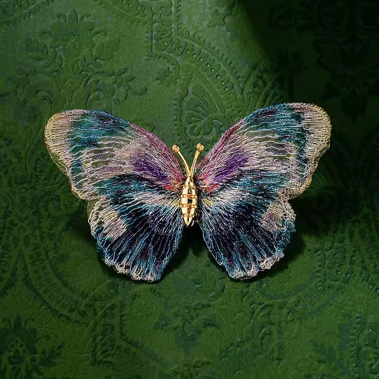 Exquisite embroidered butterfly brooch, high-end women's vintage insect corsage, niche design pin, suit accessory.