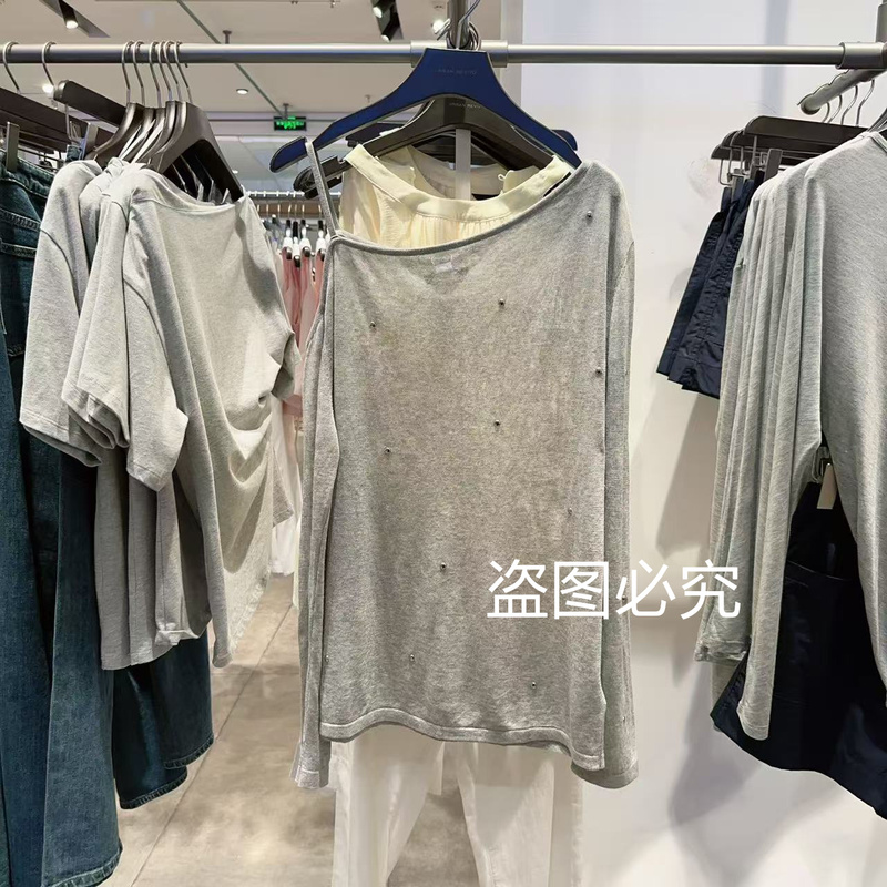 Urfu2025 New Autum Women's Fashionable Off-Shoulder Collar Cut Out Rivet Long-Sleeved Knitwear Urfu2025 New Autum Women's Fashionable Off-Shoulder Collar Cut Out Rivet Long-Sleeved Knitwear