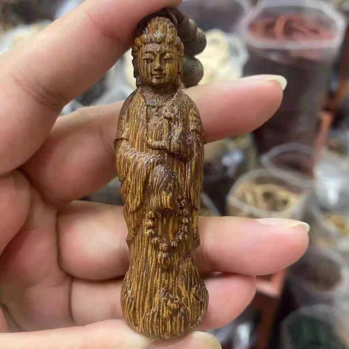 奇楠沉香南海观音吊坠：送给男友的神秘东方礼物，如何挑选？