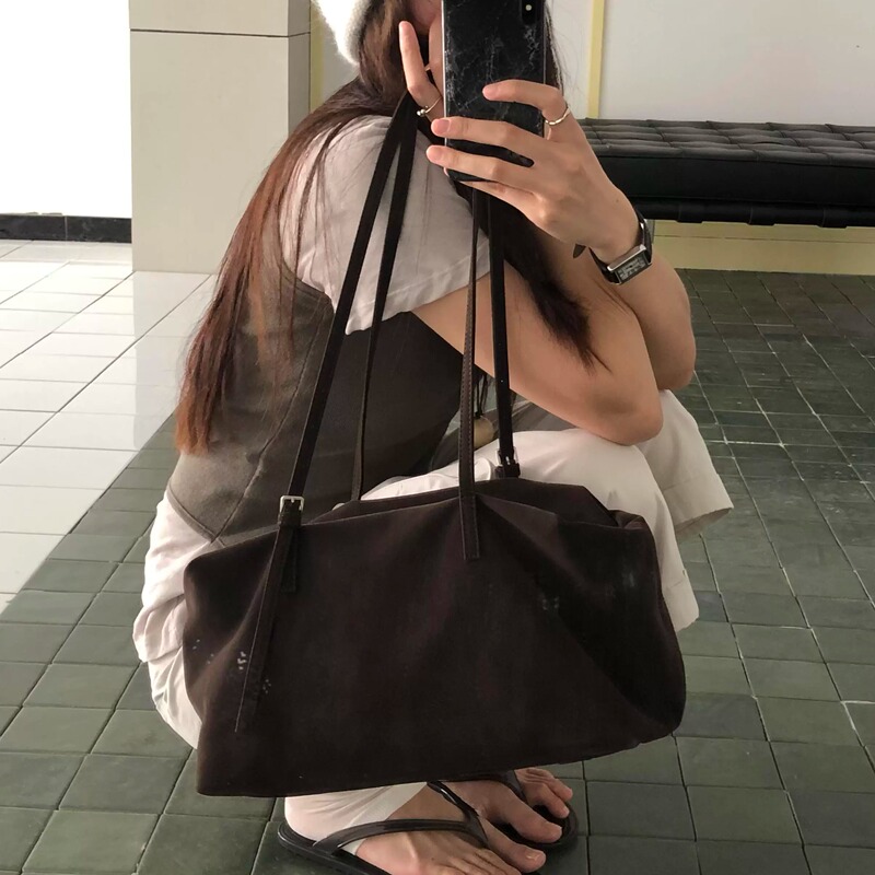 2026 Autumn New Simple ins Pillow Bag Large Capacity Boston Tote Women's Shoulder Bag Versatile Commuter Bag