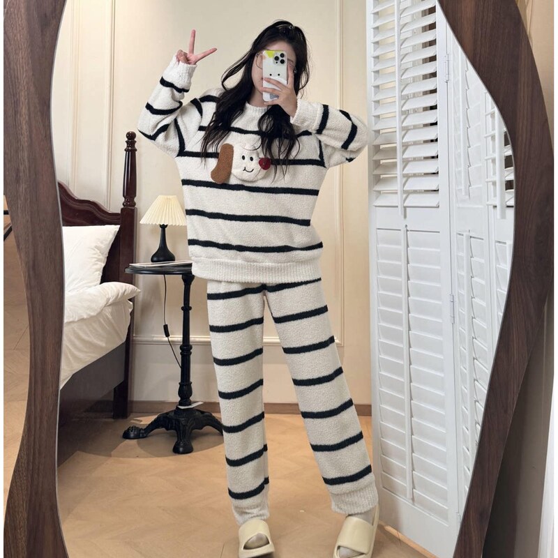 [Exclusive for Daimei Huan Fans] Winter Warm Half-Velvet Pajamas for Women, Can Be Worn Outside, Home Wear Set-5404