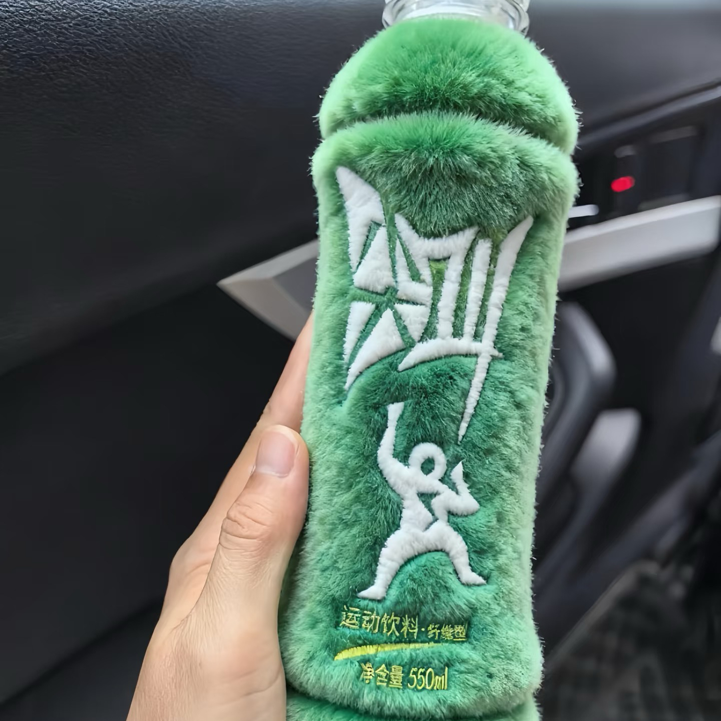 Zimomo拉布布：潮玩圈里的毛绒新宠