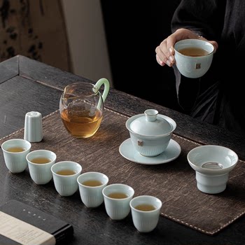 Ceramic Kung Fu Tea Set for Personal Tea Brewing, High-End Luxury for Home and Office, Gift Tea Cups in a Gift Box