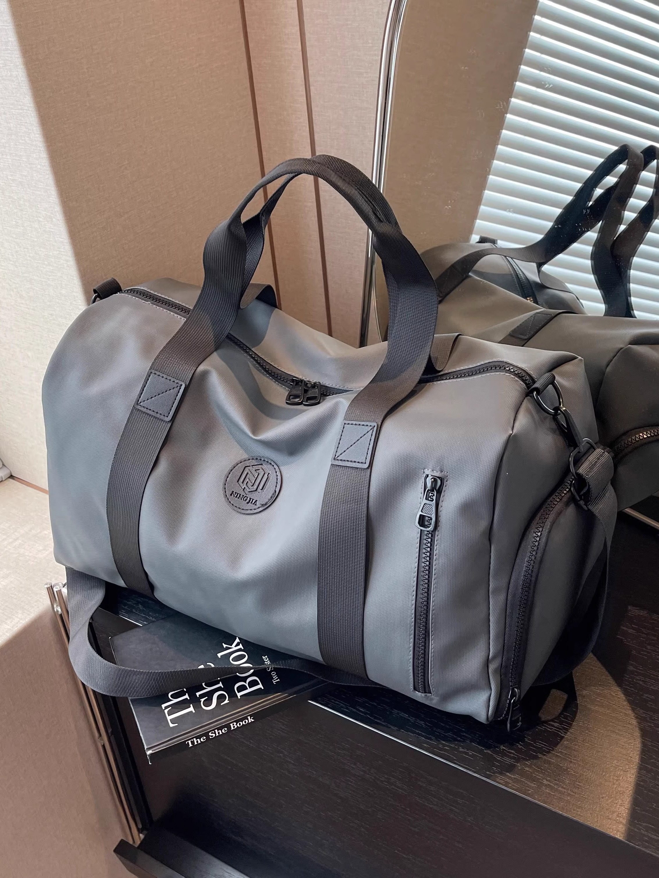 Travel Bag for Men, Large Capacity, Business Trip, Travel, Men's Gym Bag, Outdoor Outing Handbag, Portable Short-Distance Luggage Bag