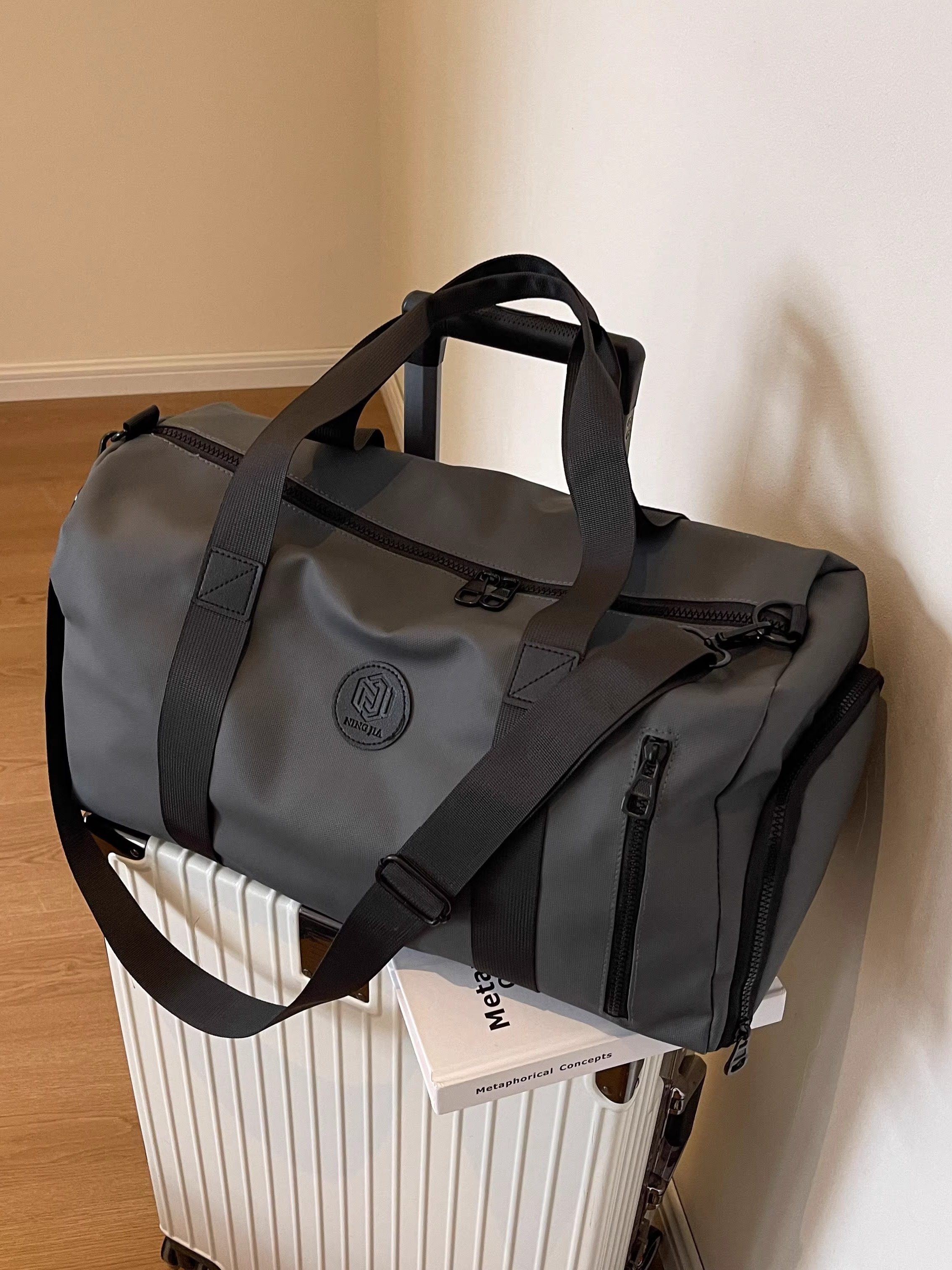 Travel Bag for Men, Large Capacity, Business Trip, Travel, Men's Gym Bag, Outdoor Outing Handbag, Portable Short-Distance Luggage Bag