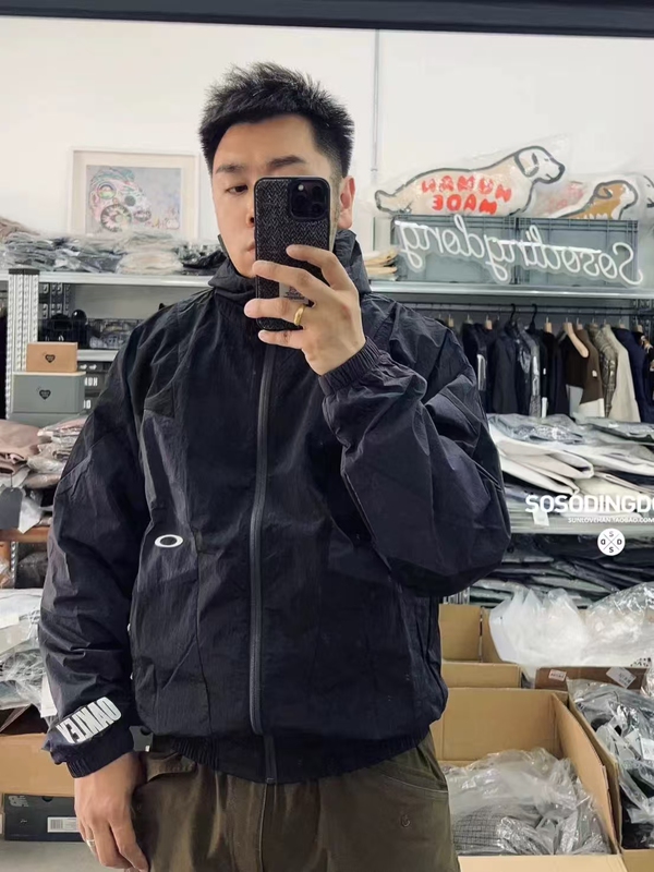 High-Quality Niche Vintage Oakley Nylon Patchwork Lightweight Functional Jacket for Men, American Style High-Quality Niche Vintage Oakley Nylon Patchwork Lightweight Functional Jacket for Men, American Style