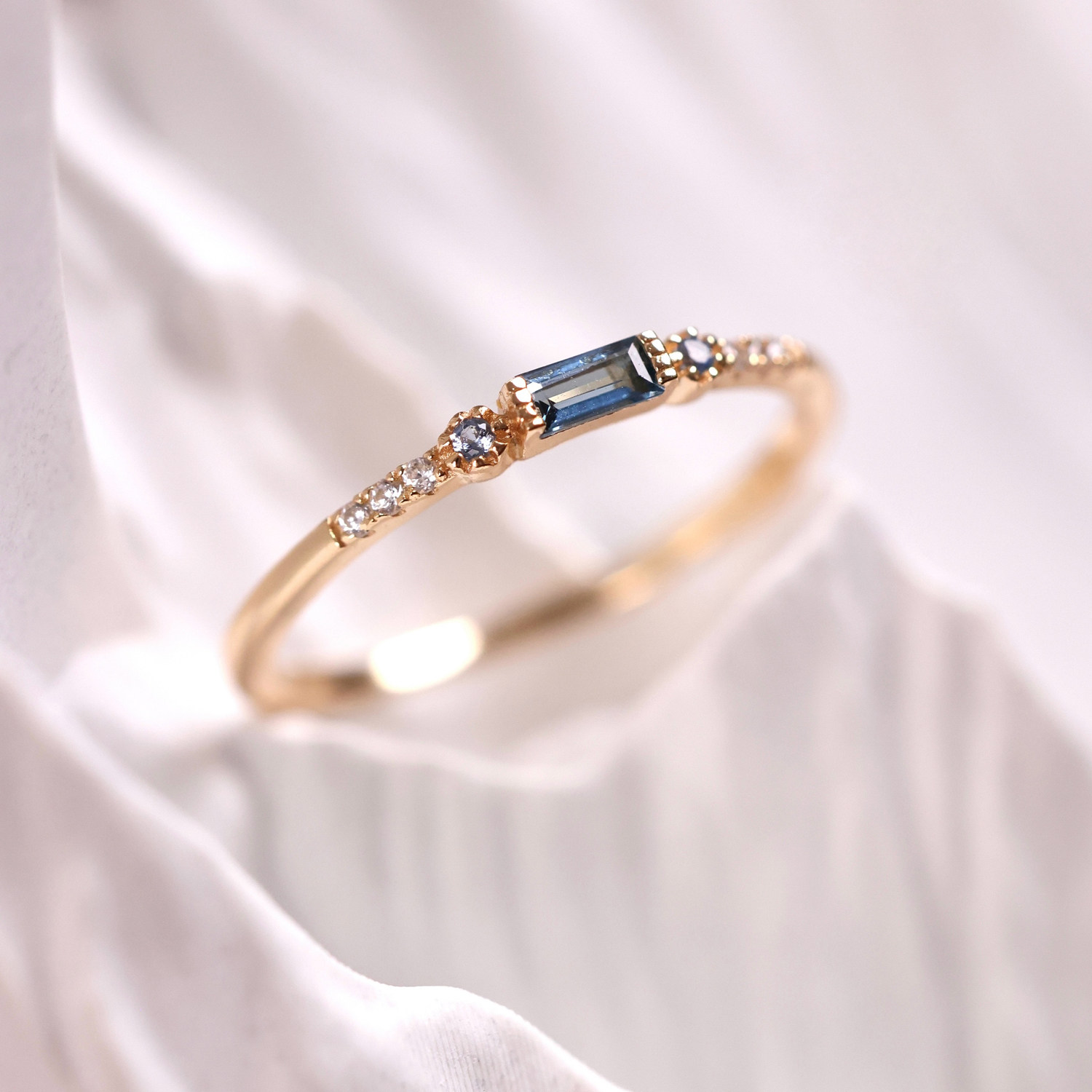 Luosheng<Shi>London Blue Topaz Elegant Colorful Light Luxurious High-end Slim Ring Gift for Best Friend