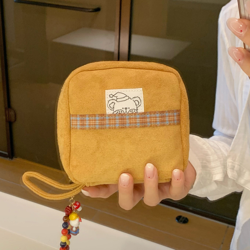 Korean Retro Bear Clutch Bag for Women, Portable Coin Purse, Earphone and Miscellaneous Storage Bag, Simple and Versatile Carry-On Small Bag Korean Retro Bear Clutch Bag for Women, Portable Coin Purse, Earphone and Miscellaneous Storage Bag, Simple and Versatile Carry-On Small Bag