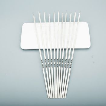 Manufacturer of thickened stainless steel barbecue skewers, flat skewers, round skewers, outdoor barbecue utensils, grilling needles, steel soldering iron skewers