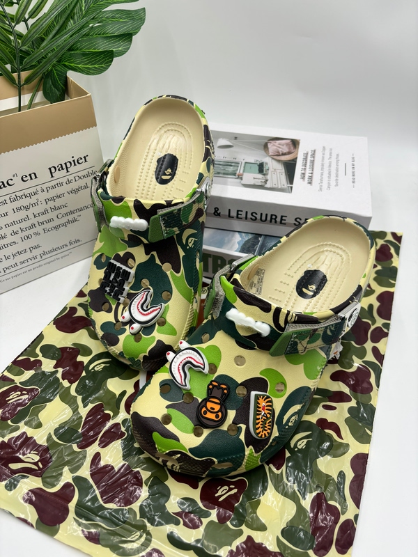 New Beipu Electroplated Clogs for Boys and Girls, Beach Shoes, Non-Slip, Wear-Resistant, Lightweight, Comfortable, Casual, Versatile Sandals