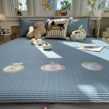 Moonlight bus cartoon waffle ice silk cool mat three-piece set air conditioning soft foot 1.8m bed sheet machine washable cooling sheet