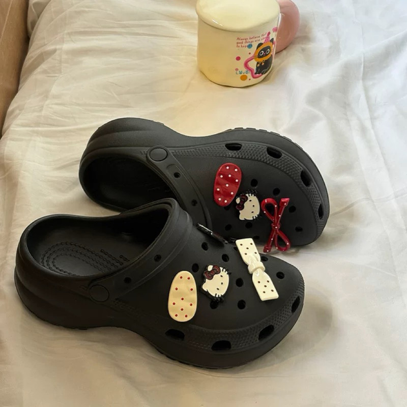 Crocs 2026 New Model Women's Clogs for Outdoor Wear, Cloud-Like Eva Thick Sole, Height-Increasing, Super Popular, Non-Slip, Closed-Toe Beach Shoes Crocs 2026 New Model Women's Clogs for Outdoor Wear, Cloud-Like Eva Thick Sole, Height-Increasing, Super Popular, Non-Slip, Closed-Toe Beach Shoes