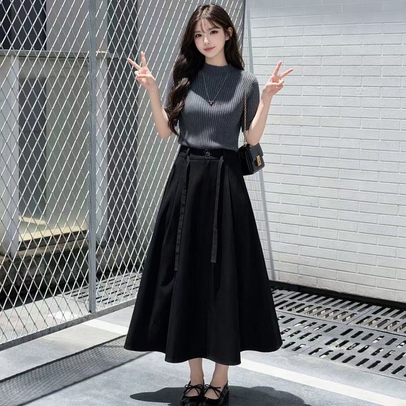 Early Autumn New Two-Piece Set: Hepburn-Style Stand-Collar Mid-Sleeve Knit Sweater + High-Waisted Skirt Set, Light and Sophisticated Minimalist Style Early Autumn New Two-Piece Set: Hepburn-Style Stand-Collar Mid-Sleeve Knit Sweater + High-Waisted Skirt Set, Light and Sophisticated Minimalist Style