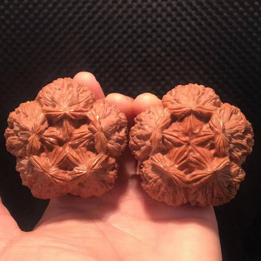 Nuez de Wenwan, león blanco, cuatro edificios, sombrero oficial empalmado con cinco bordes, seis bordes, cuatro bordes, boca abierta, loto sonriente, núcleo general de cinco estrellas