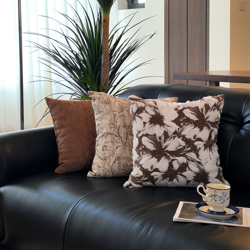 Pillow Sofa Living Room High-End Retro French Medieval Atmosphere Bedroom Pillow Full Fluffy Brown Waist Pillow Pillow Sofa Living Room High-End Retro French Medieval Atmosphere Bedroom Pillow Full Fluffy Brown Waist Pillow