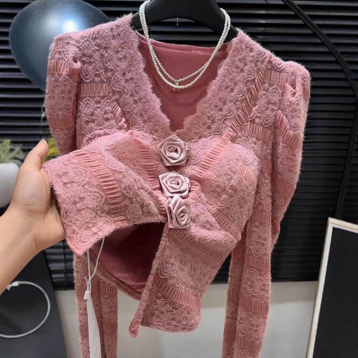 Французская кружевная рубашка с V-образным вырезом и длинными рукавами из бархата, женская осенне-зимняя новая вязаная полая рубашка для похудения, сетчатая красная