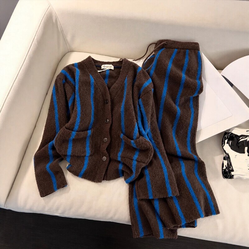 French Berydia Retro Striped Half-Velvet Long-Sleeved Pajamas for Women 2026 Winter New Home Wear Set