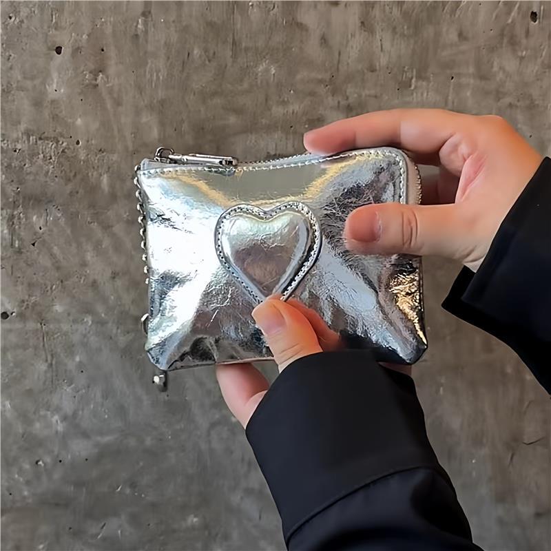 Silver Oil-Waxed Cowhide Sweet and Cool Heart-Shaped Coin Purse, Ins-Style Multi-Card Slot Coin Purse, Stylish Photo Prop Clutch Bag Silver Oil-Waxed Cowhide Sweet and Cool Heart-Shaped Coin Purse, Ins-Style Multi-Card Slot Coin Purse, Stylish Photo Prop Clutch Bag