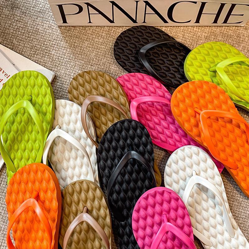 2025年新款人字拖鞋：夏季时尚与舒适并存的选择