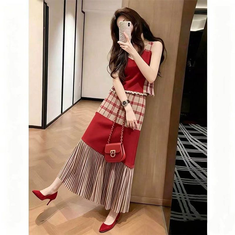 2026 Summer Outfit: a Complete Set of High-End Goddess-Style Outfits, Including a Red Sleeveless Top and a Two-Piece Skirt Set 2026 Summer Outfit: a Complete Set of High-End Goddess-Style Outfits, Including a Red Sleeveless Top and a Two-Piece Skirt Set
