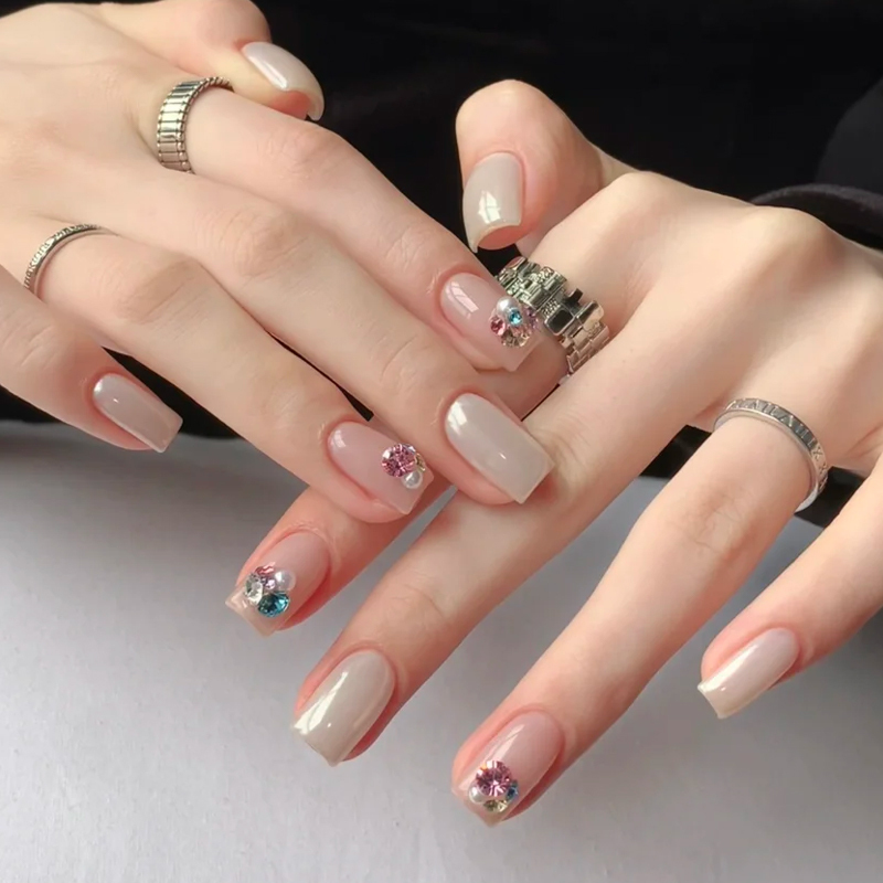 Handmade Hailey Nail Art Wearable Nails Short Style with Diamonds Sparkling 2026 New Model High-End Summer Super Popular Korean Style Ins