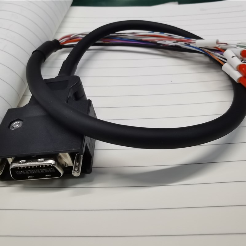 解密精密电子制造的关键组件：MR一J2CN1系列连接线