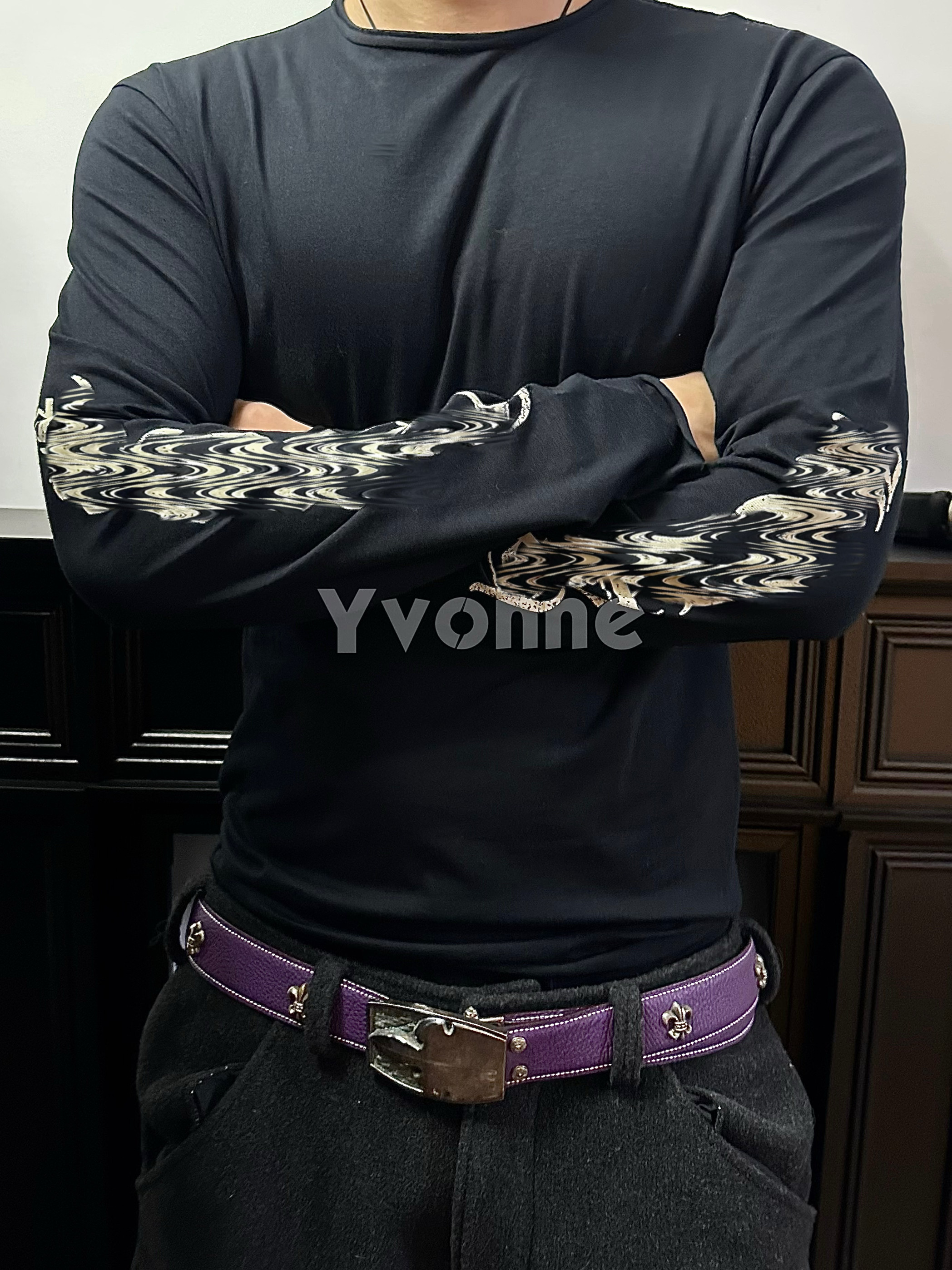 Yv 自己表現 ジョイフルハートスタイル サンスクリットスクロールプリント 速乾性長袖シャツ