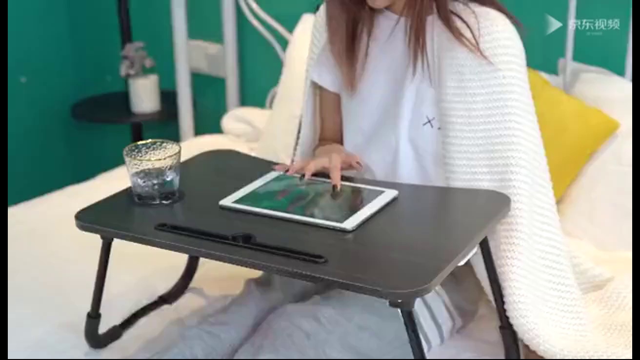 学生党必看。宿舍懒人床上电脑桌天花板，折叠书桌居然这么香。️