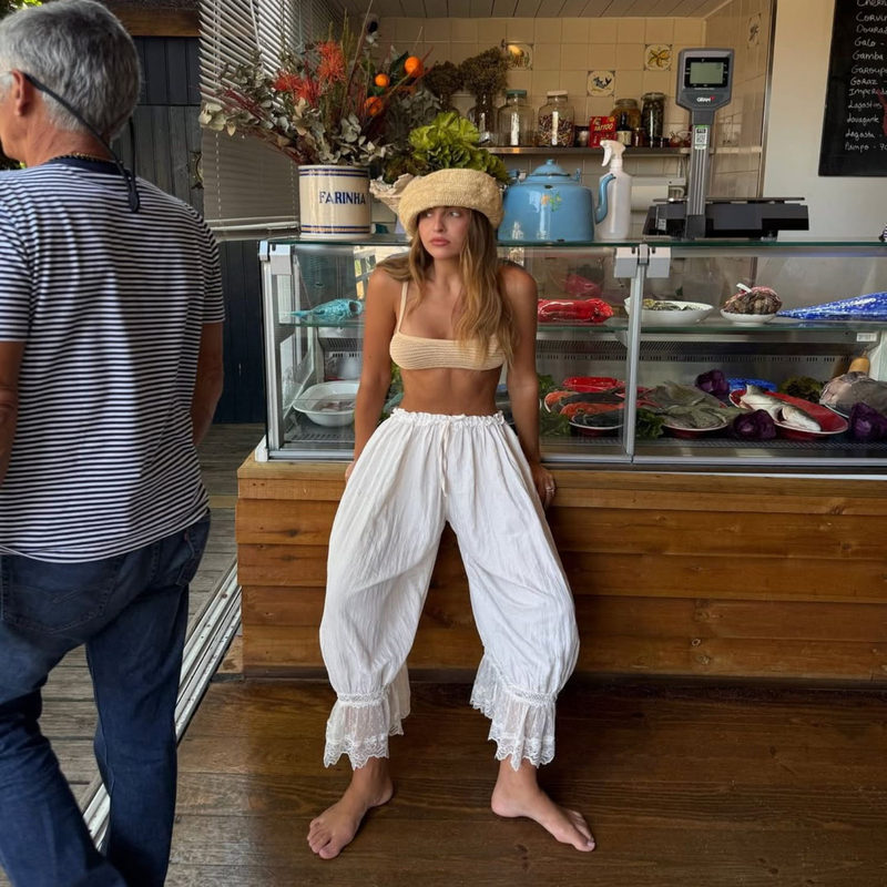 Free People White Lace Trim Lantern Casual Summer Comfortable Cool Slightly Sheer Loose Cropped Pants Free People White Lace Trim Lantern Casual Summer Comfortable Cool Slightly Sheer Loose Cropped Pants