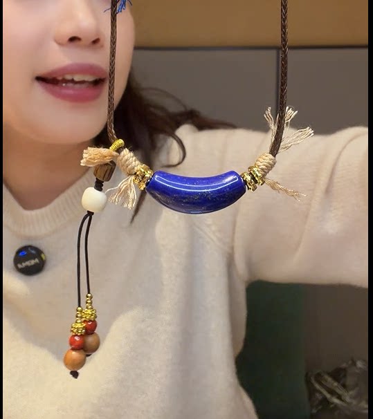 ラピスラズリのネックレス