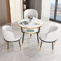 Белый один стол и три стулья