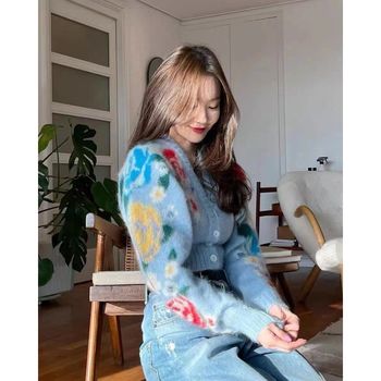 2022 autumn and winter new style charming blue mohair flower intarsia slimming high waist v-neck knitted cardigan sweater for women