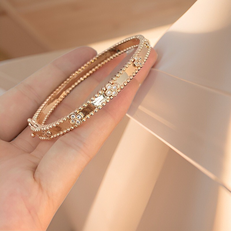 18K White Gold Rose Gold Narrow Kaleidoscope Diamond Bracelet Full of Diamonds Single Row of Diamonds Gift for Girlfriend Light Luxury 18K White Gold Rose Gold Narrow Kaleidoscope Diamond Bracelet Full of Diamonds Single Row of Diamonds Gift for Girlfriend Light Luxury