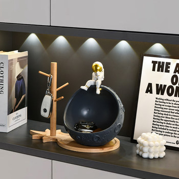 Astronaut's entrance hall puts key storage ornaments at the entrance to the door shoe cabinet moves to the new house living room home decorations