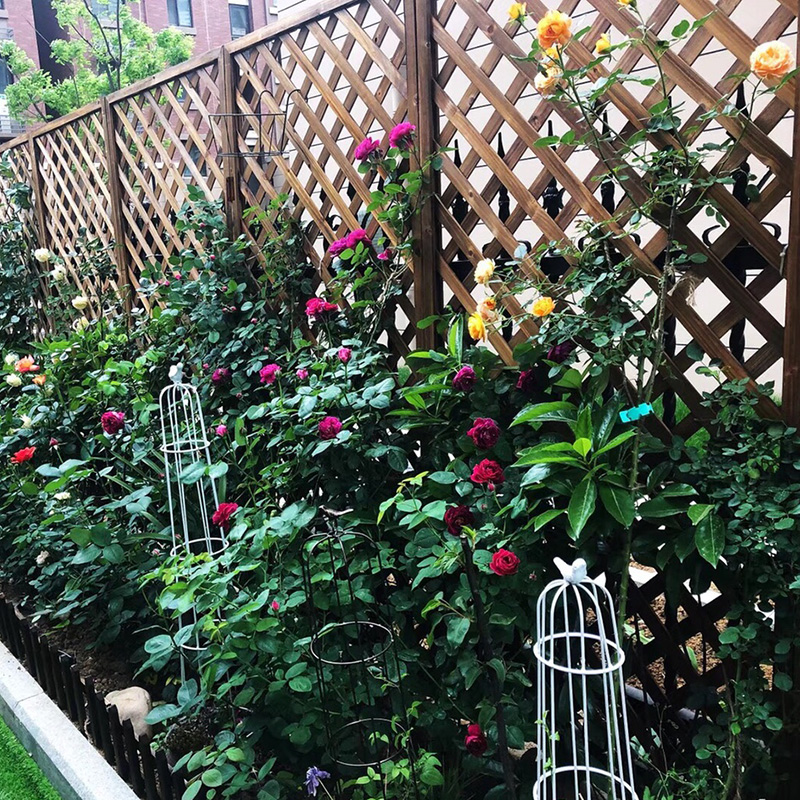 Wooden screens cut off entryways wood fence wood grid flower frame carbonized wood fence garden fence climbing trellis guardrail