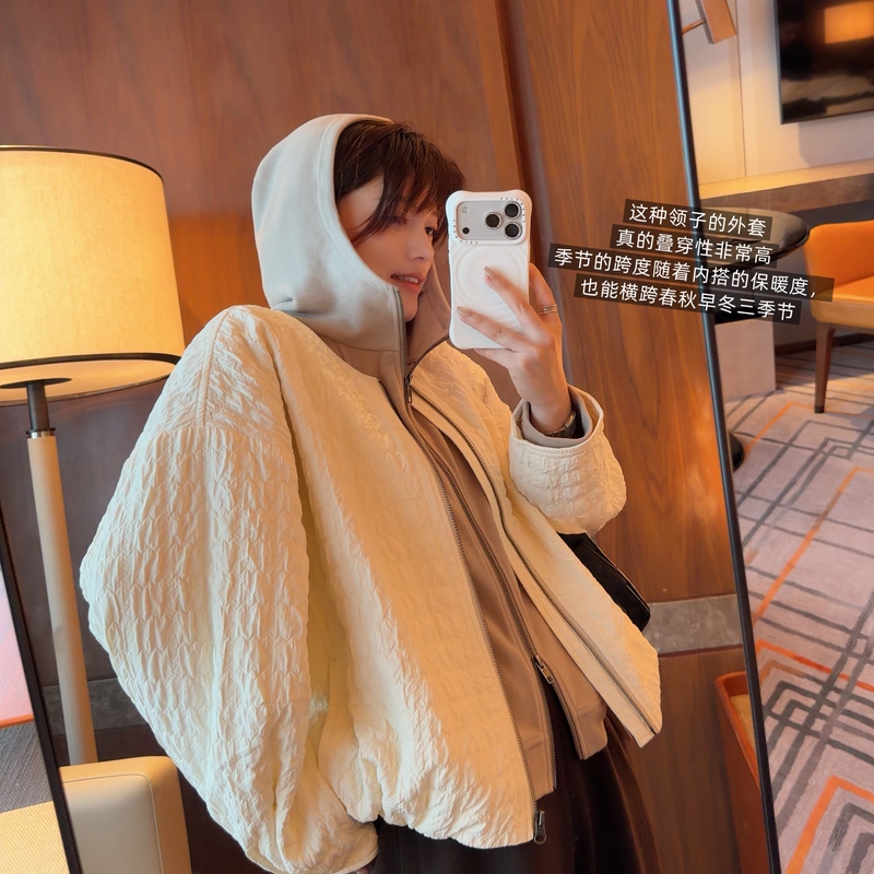 Self-Designed Yarn-Dyed Bubble Versatile Jacket, Can Be Layered, Slimming, Wide-Cut, Stylish, Age-Reducing, High-End Feel Self-Designed Yarn-Dyed Bubble Versatile Jacket, Can Be Layered, Slimming, Wide-Cut, Stylish, Age-Reducing, High-End Feel