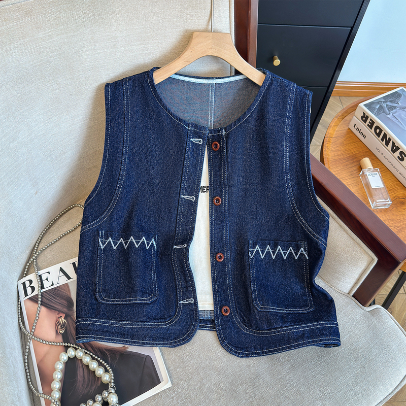 Old Money Style Retro Denim Vest for Women, 2026 Spring and Autumn Season, Round Neck, Visible Stitching, Pocket, Sleeveless Vest Top