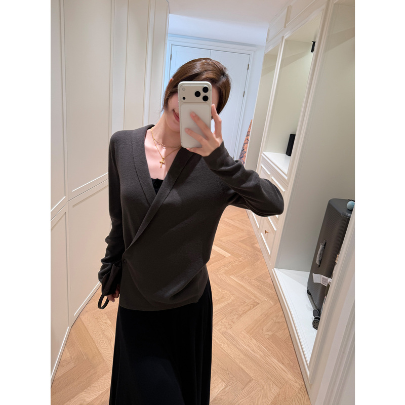 Multimath Little Ding Baoli/One-Button/Asymmetrical Hem Two-Way Knit Sweater Loose Long-Sleeve Cardigan for Women Multimath Little Ding Baoli/One-Button/Asymmetrical Hem Two-Way Knit Sweater Loose Long-Sleeve Cardigan for Women