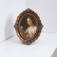 Девушка поливает цветы (ретро цвет)