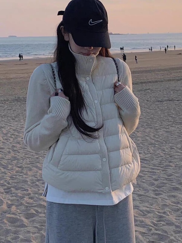 9.8“Light and Warm on the Go” Korean-Style Stand-Up Collar Patchwork Knitted Sleeve White Duck down Jacket 8803