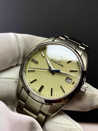 Кварцевые часы, сапфировый высококачественный качественный стальной ремешок