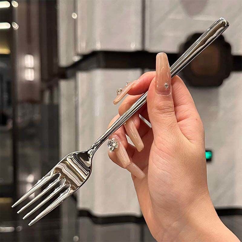 316ステンレス鋼製学生用ディナーフォーク（ステーキ用、韓国風、家庭用）、304ステンレス鋼製大人用洋風メインコースフォーク（高級ホテル・レストラン用）。