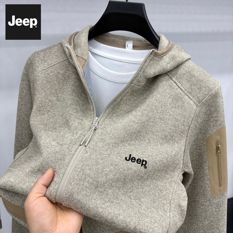 【Direct from Official Warehouse】Jeep Men's Hooded Zip-Up Sweatshirt Outdoor Sports Style Thin Fleece Knit Jacket