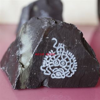 宁夏贺兰石小摆件天然原石手玩件时尚装饰品书房书桌小摆件太阳神