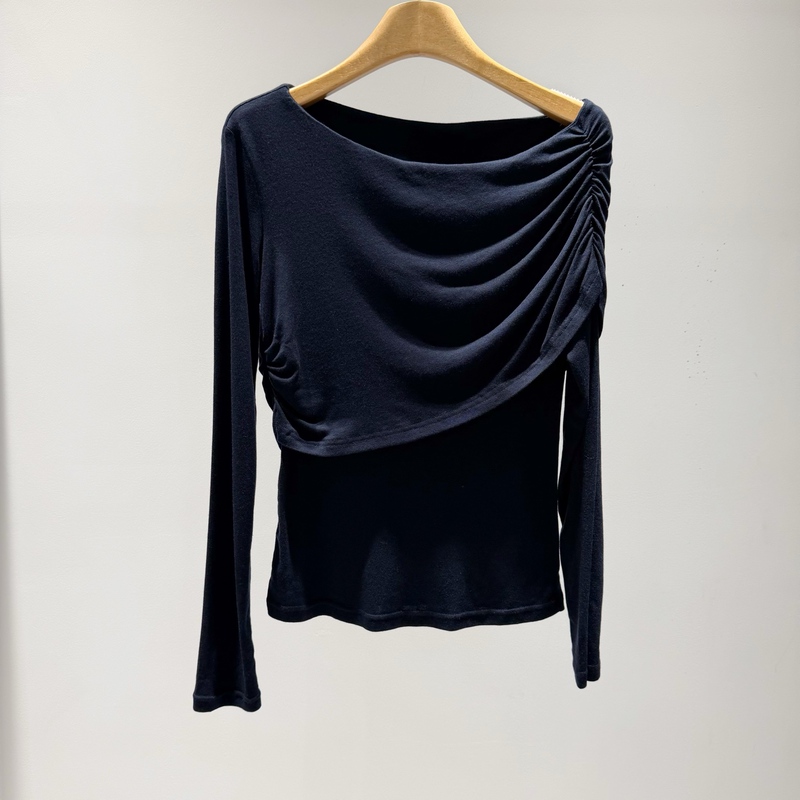 Dijia Mall's Same Style 2026 Autumn New Asymmetrical Shoulder Ruched Long-Sleeve Knit Sweater Solid Color Casual Pullover Top 260326 Dijia Mall's Same Style 2026 Autumn New Asymmetrical Shoulder Ruched Long-Sleeve Knit Sweater Solid Color Casual Pullover Top 260326